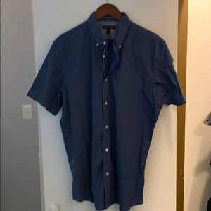Banana Republic Men’s LT blue short sleeve shirt